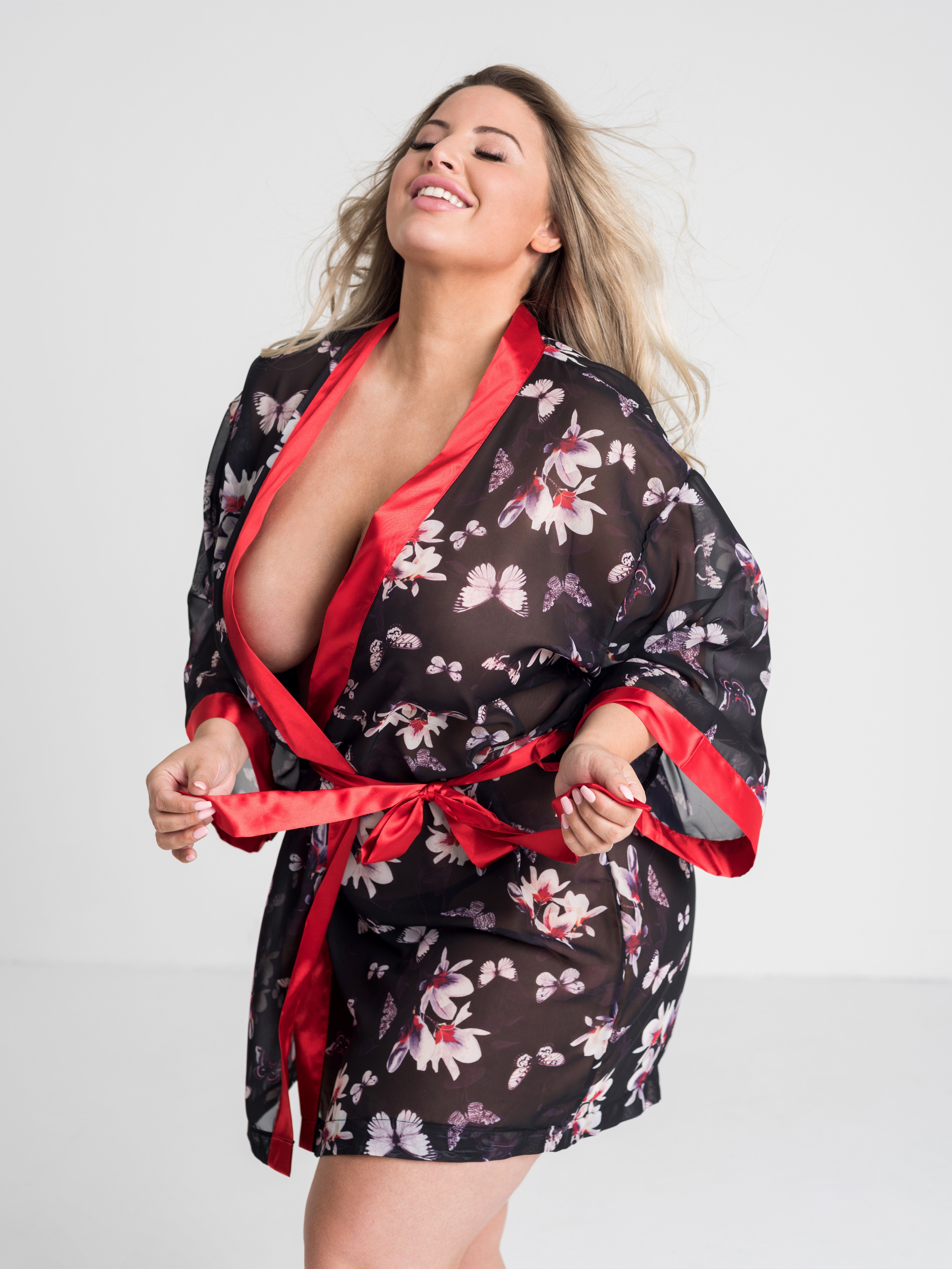 Lovehoney Plus Size Black Floral Sheer Robe, Black, hi-res