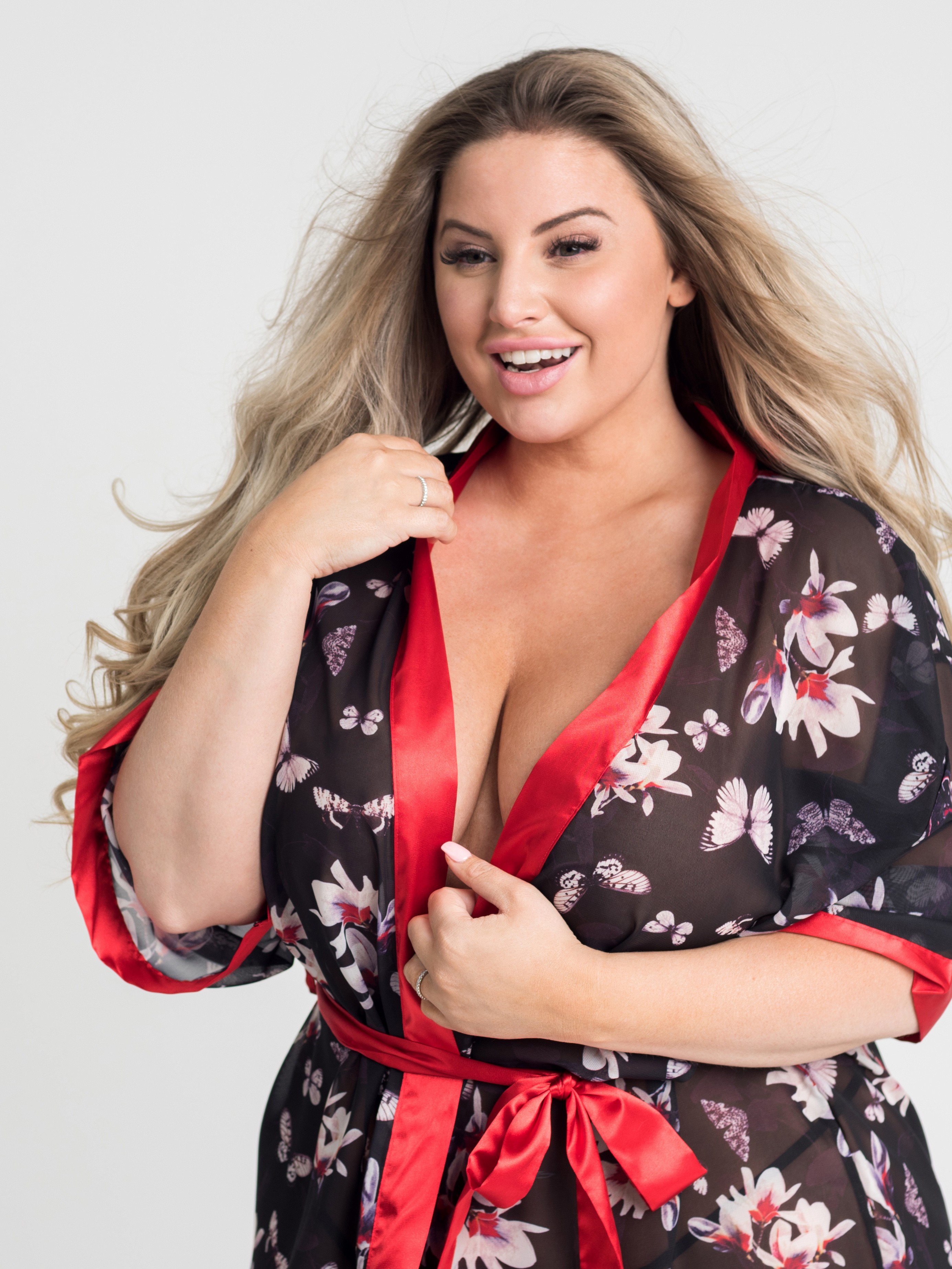Lovehoney Plus Size Black Floral Sheer Robe, Black, hi-res