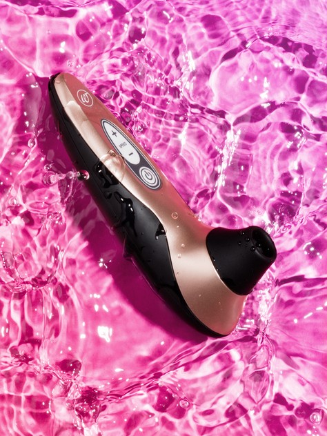 Womanizer X Lovehoney Pro40 Rechargeable Clitoral Stimulator, Black, hi-res