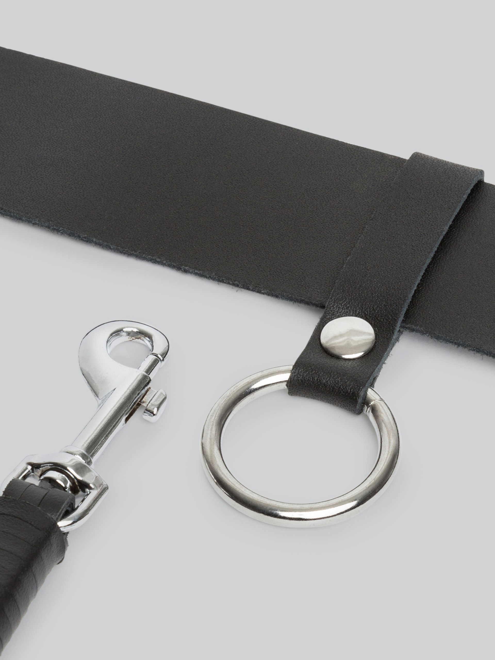 DOMINIX Deluxe Leather Belt with Detachable Flogger M/L , Black, hi-res