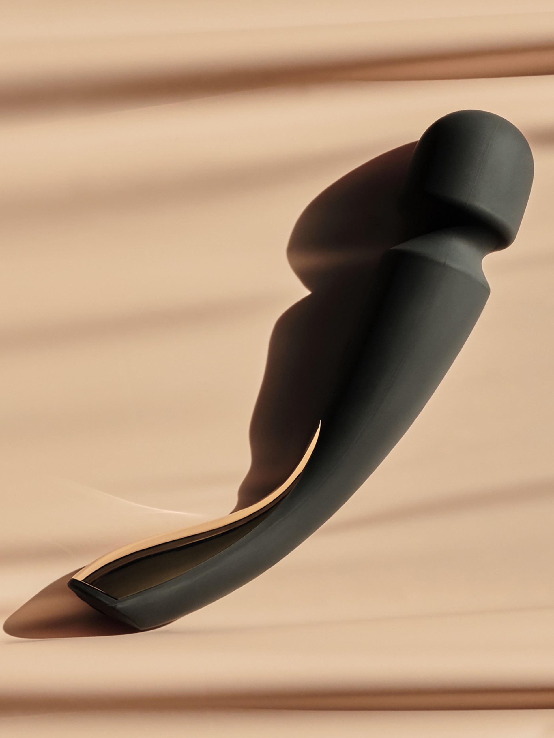 Lelo Smart Wand 2 Large Rechargeable Vibrator, Black, hi-res