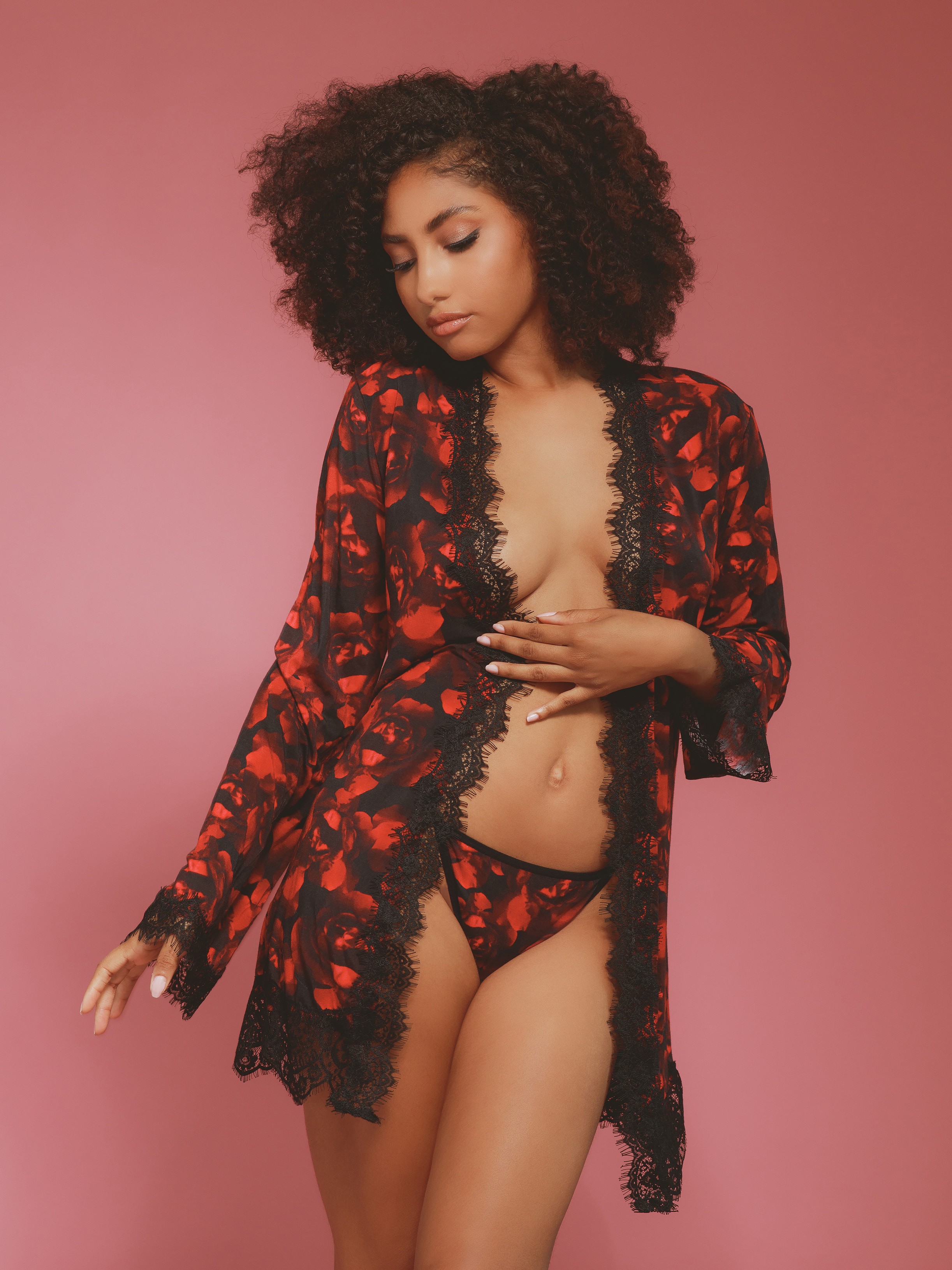 Oh La La Cheri Black Rose Print Lace Trim Robe, Black, hi-res