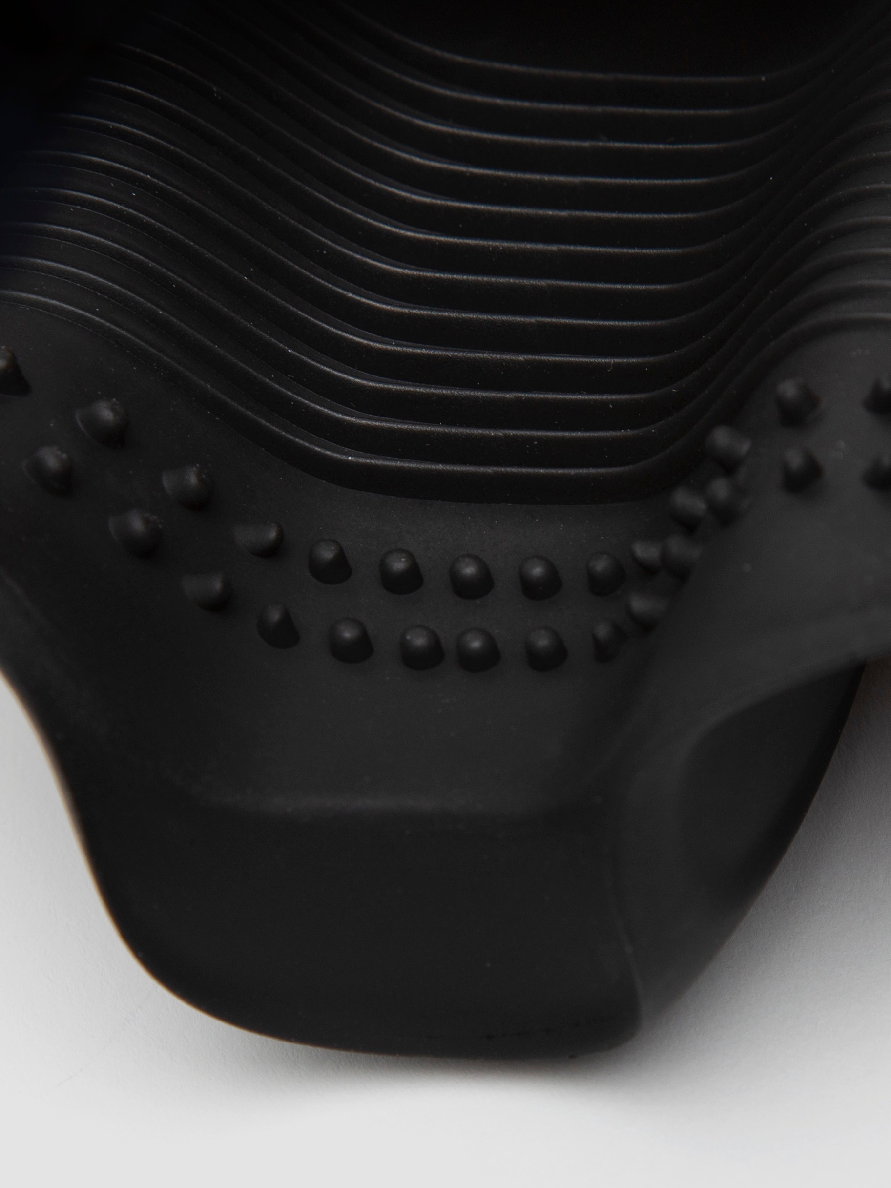 Blowmotion Winged Vibrating Male Masturbator, Black, hi-res