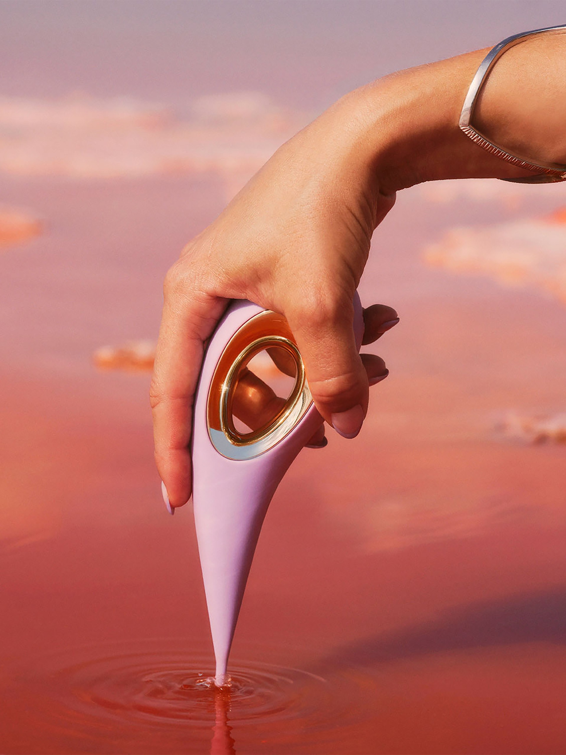 Lelo Dot Rechargeable Silicone Clitoral Vibrator , Purple, hi-res