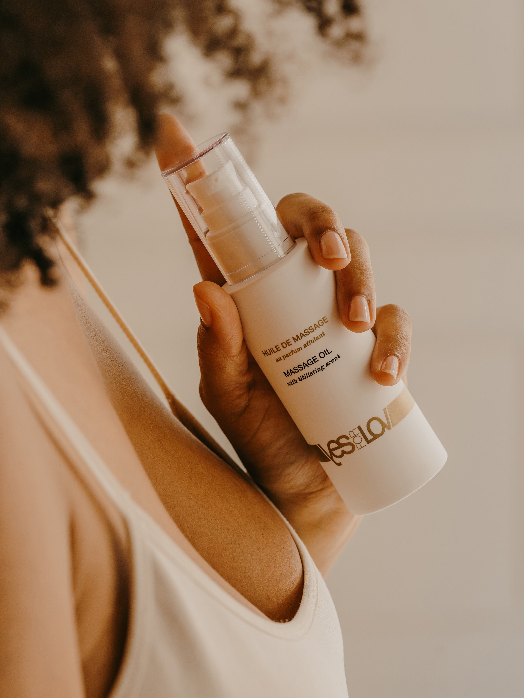 YESforLOV Titillating Massage Oil 100ml, , hi-res