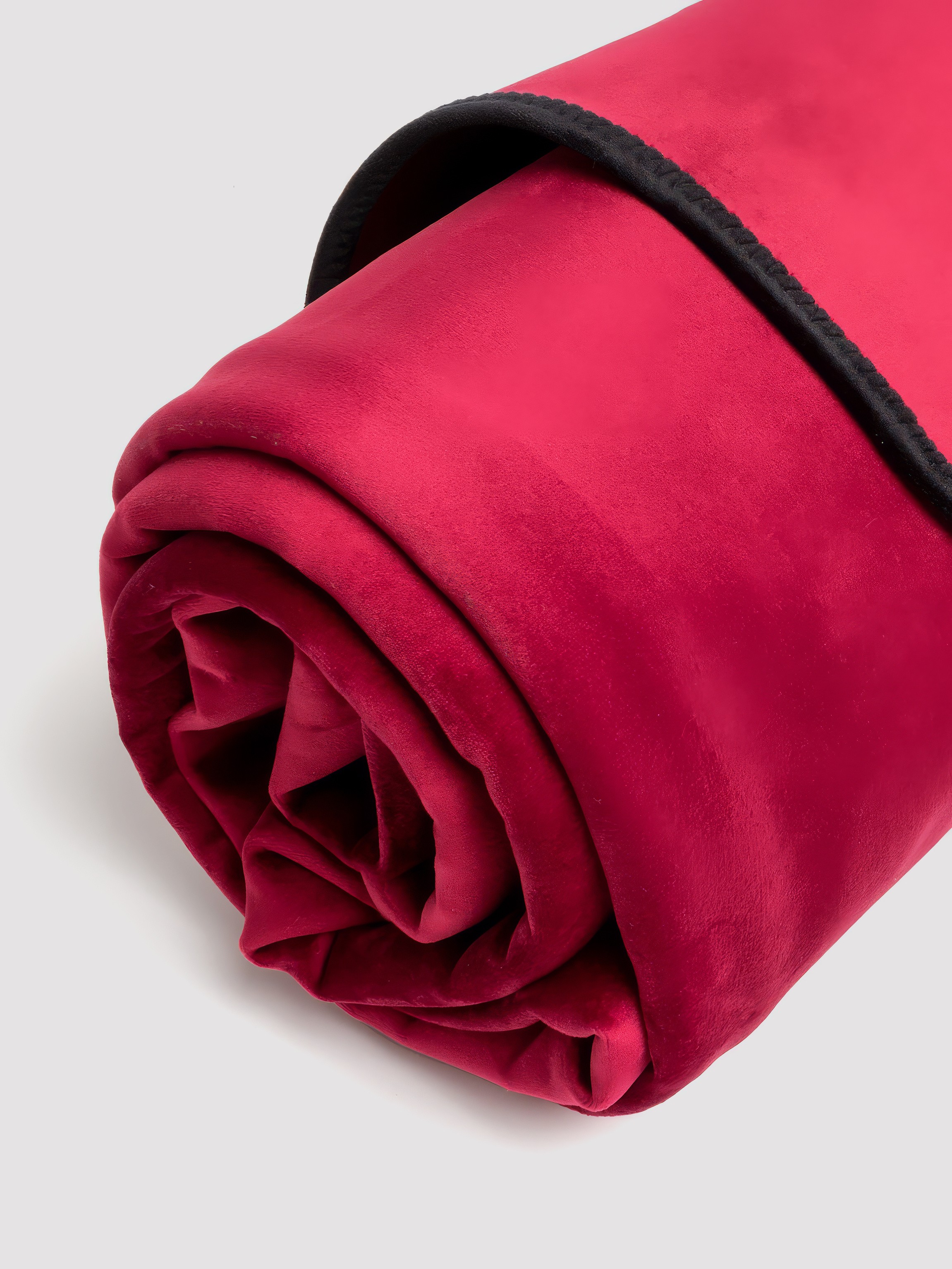 Liberator Regular Fascinator Merlot Moisture-Proof Throw, Red, hi-res