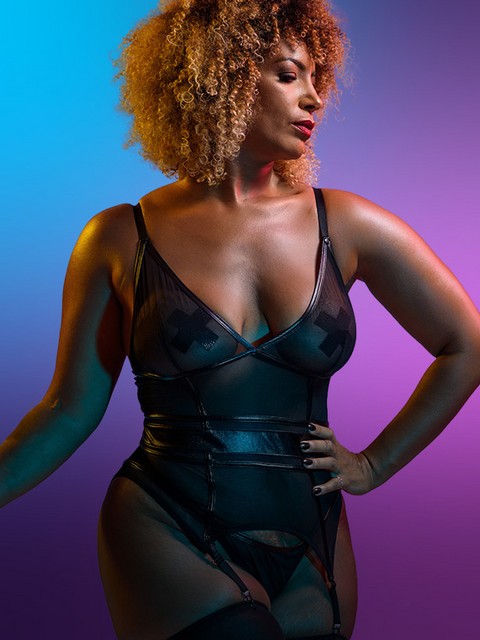 W40-FYF-Sexy-Clothing-Nav-570x760_1